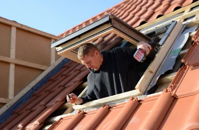 Pose de fenêtres de toit Velux à Lamadeleine-Val-des-Anges